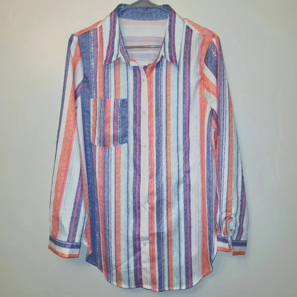 **4/$20 TEES**Women's size large button up blouse